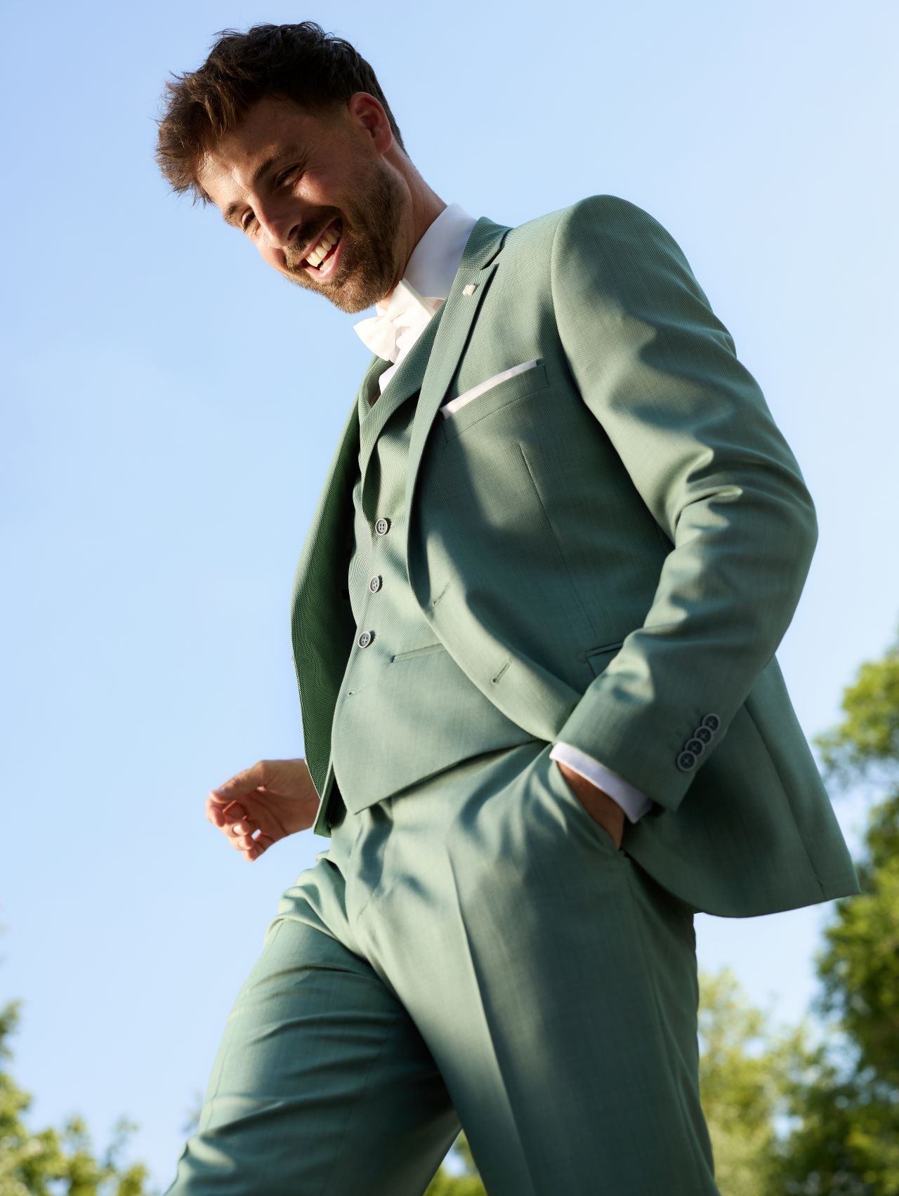 Grüner Hochzeitsanzug mit Weste und Krawatte – eleganter Bräutigam Anzug für Sommerhochzeit
