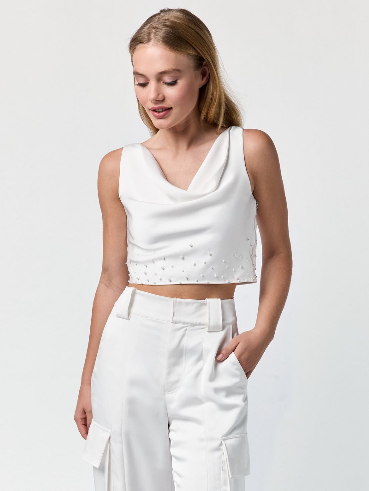 Modernes Mix and Match Brauttop mit Wasserfall Ausschnitt – Perlen Details – kombiniert mit weiter Bridal Hose